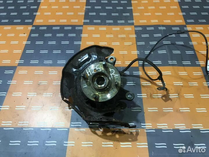 Кулак поворотный передний правый Тойота ярис виц 3