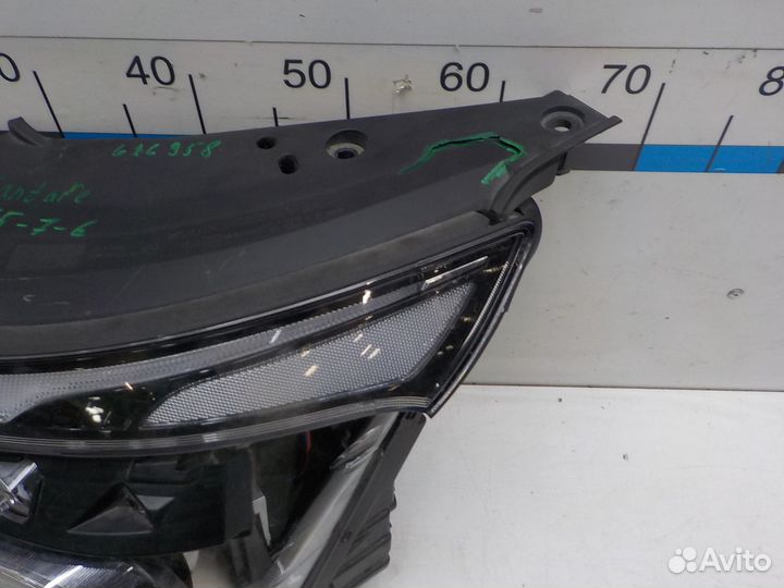 Фара левая Hyundai Santa Fe 2020