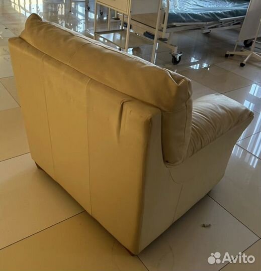 Кожанное кресло IKEA
