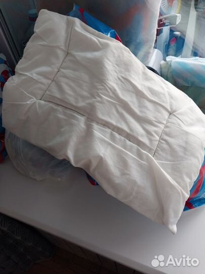 Пакеты:детские полотенца, игрушки, одежда