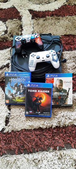 Sony playstation 4 PS4 pro 1tb с играми