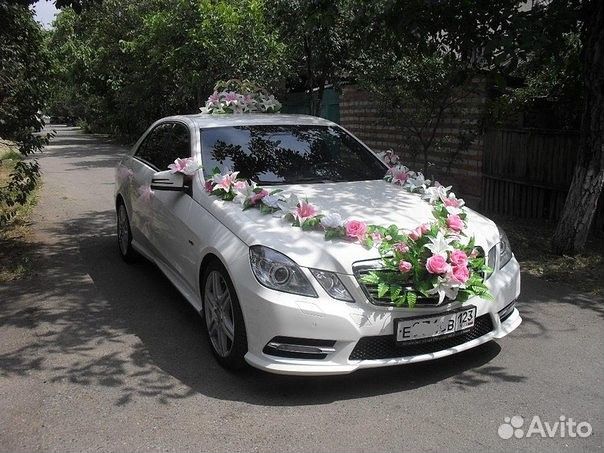 Свадебные украшения на автомобиль