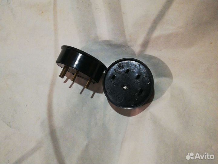 Розетка с вилкой