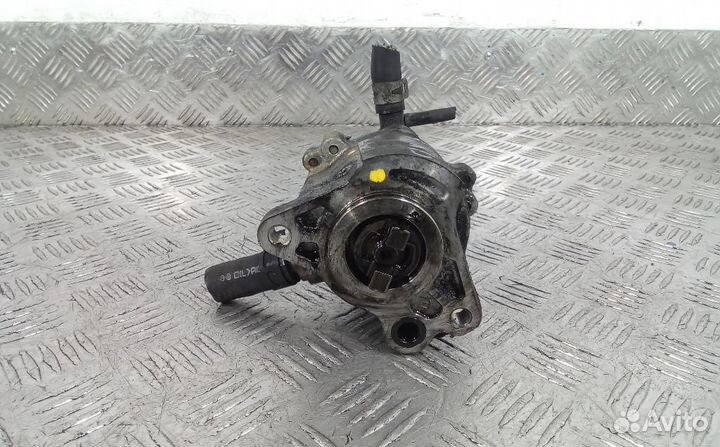 Насос вакуумный Toyota RAV4