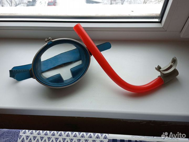 Маска для подводного плавания 1980 года с трубкой