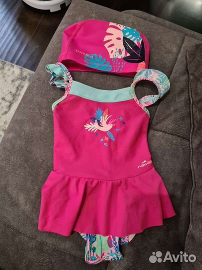 Купальник и шапочка на 2-3 года