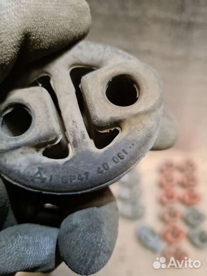 Резинка крепления глушителя Mazda