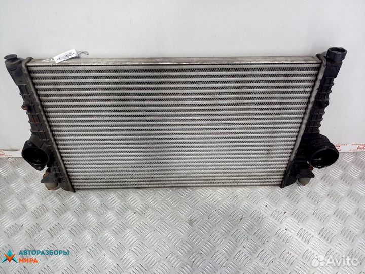 Интеркулер Volkswagen Sharan 2-й рест. 2009