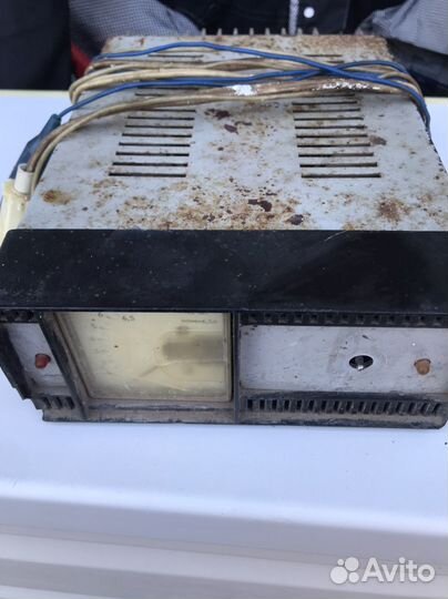 Зарядное устройство