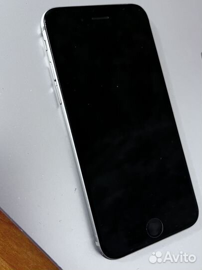 Телефон iPhone 6
