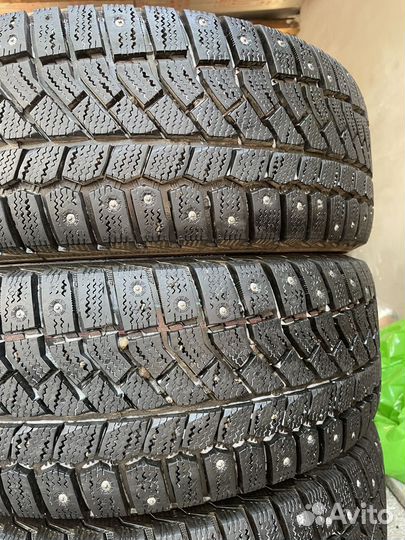 Viatti Brina Nordico V-522 215/60 R16 95T