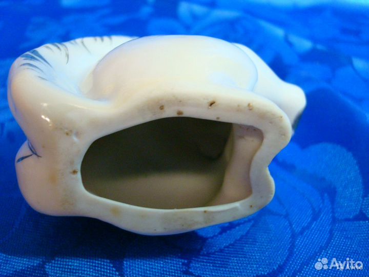 Статуэтка Белочка с орехом лфз 59г Фарфор редкая