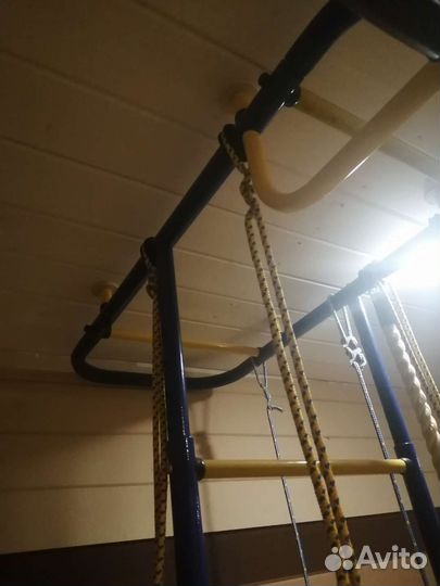 Шведская стенка с турником и кашеляли и канатом