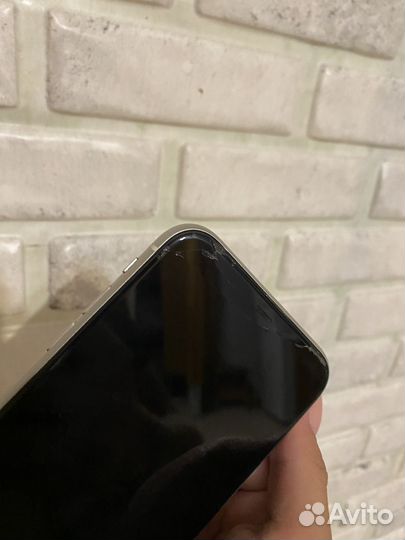 Телефон iPhone 11 64gb