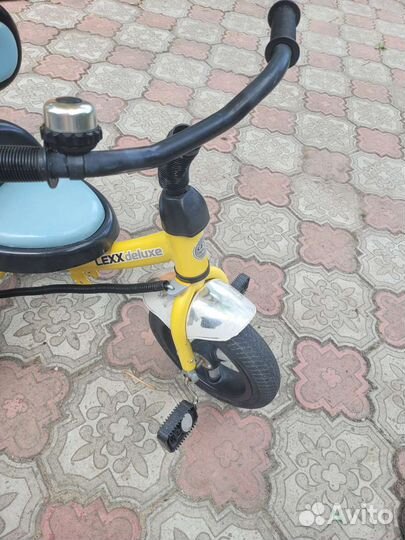 Детский велосипед с ручкой