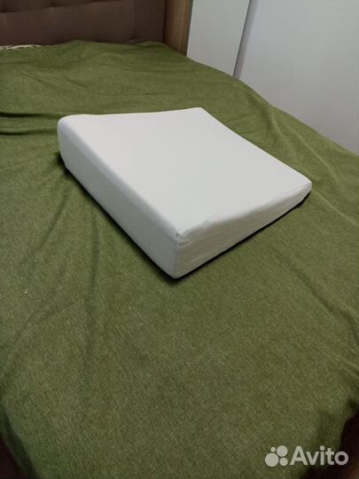 Подушка клиновидная