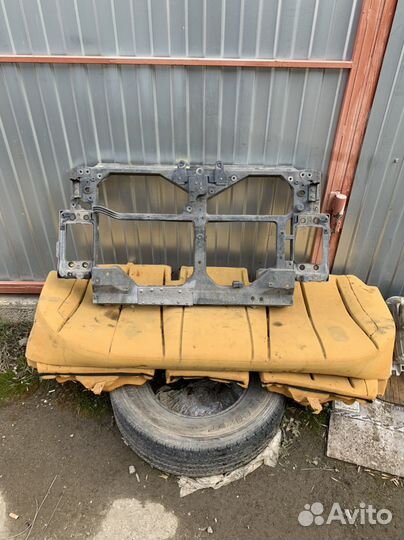 Рамка радиатора Nissan Fuga Y 50