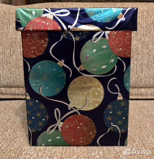 Коробка подарочная новогодняя