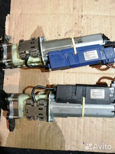 Моторчик привод открытия багажника Audi Q7 Ту