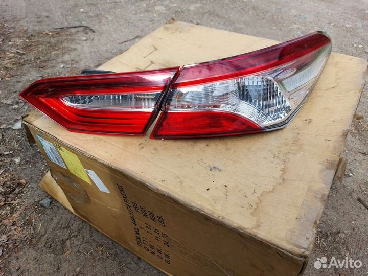 Фонарь задний Toyota Camry V70 2017-2022