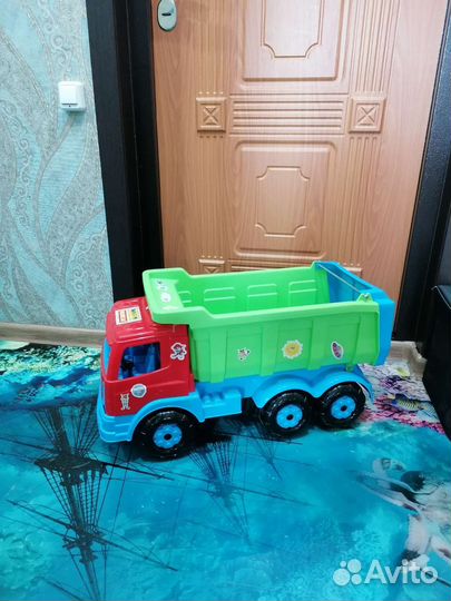 Игрушка грузовик