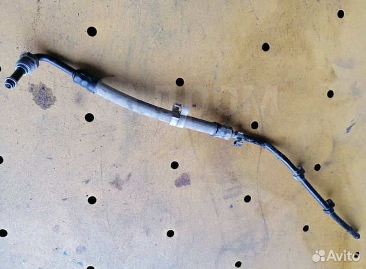 Трубка гура на Skoda Fabia 2007-2015