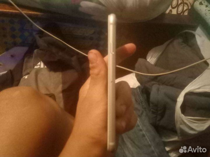 Телефон iPhone 6