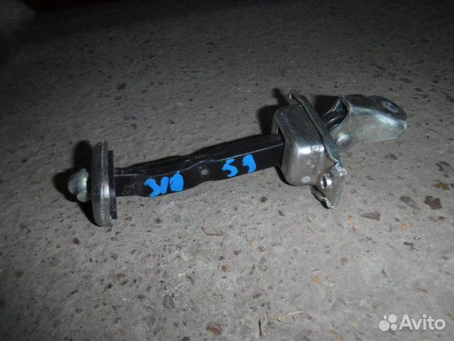 Ограничитель двери задний правый Mitsubishi Pajero