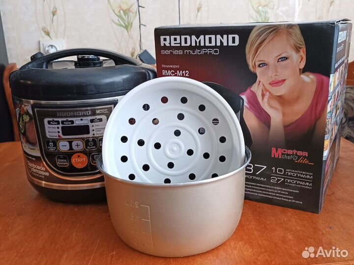 Мультиварка Redmond RMC-M12
