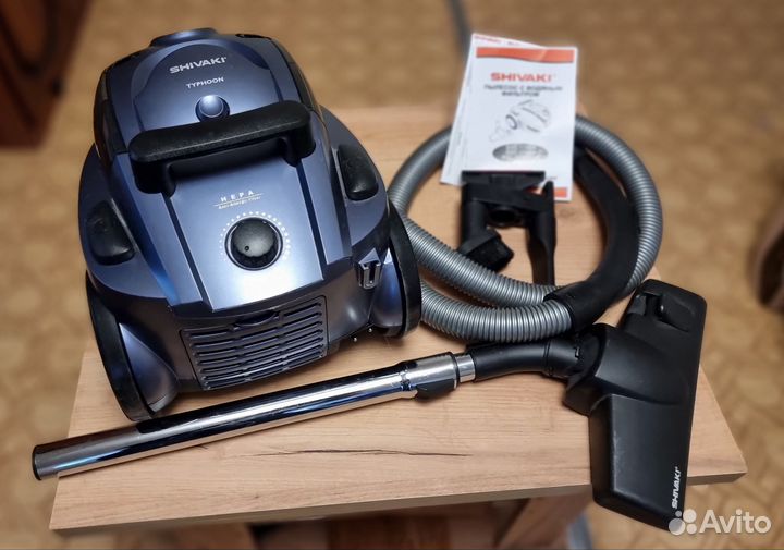 Пылесос с аквафильтром Shivaki SVC 1748B
