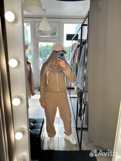 Спортивный костюм женский