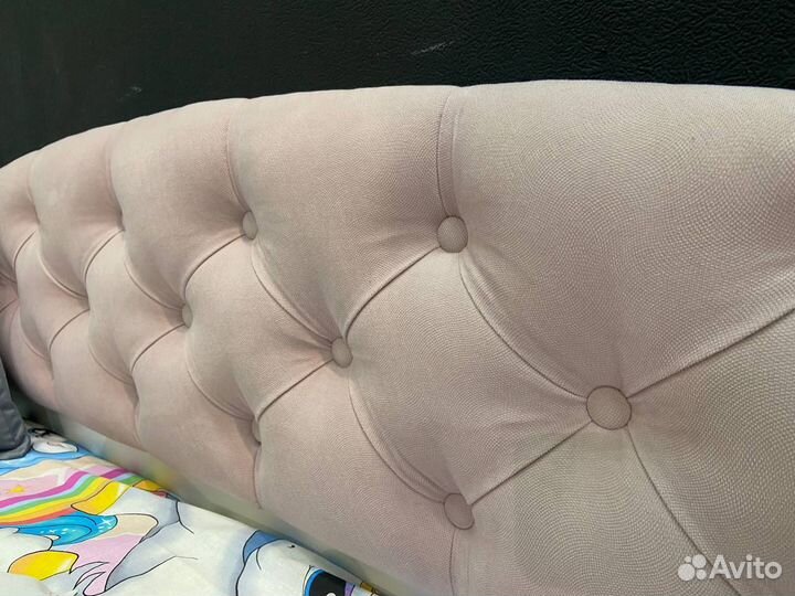 Выдвижная кровать с мягкой спинкой для 2-х детей