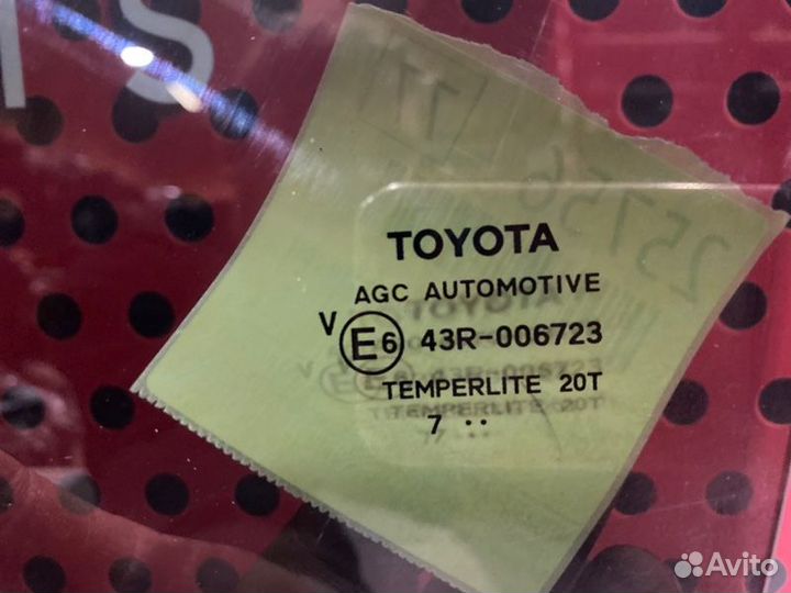 Стекло двери задней левой Toyota Avensis универсал