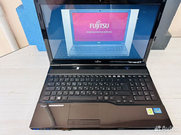 Надежный Ноутбук на intel core i3