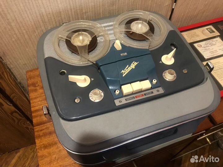 Катушечный магнитофон Комета мг 201М