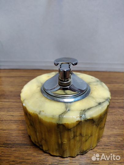 Настольня зажигалка