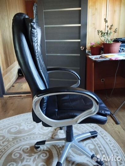 Компьютерное кресло