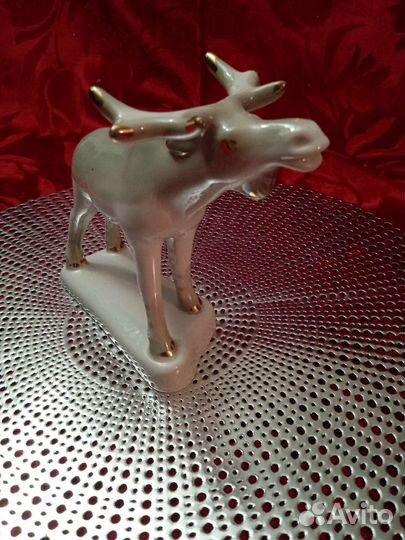 Фарфор статуэтка