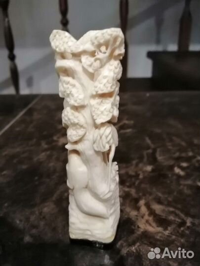 Поделка из кости