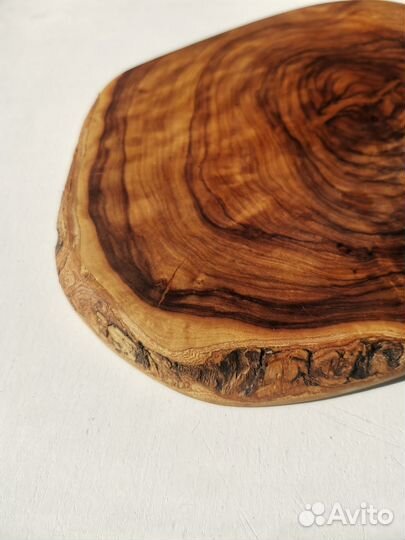 Сервировочная доска из оливкового дерева