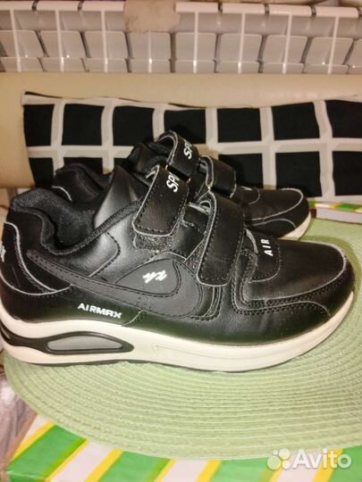 Кроссовки детские