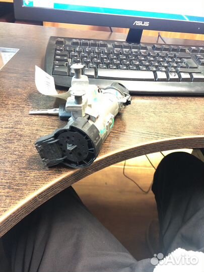 Замок зажигания VW Polo sed rus 2011