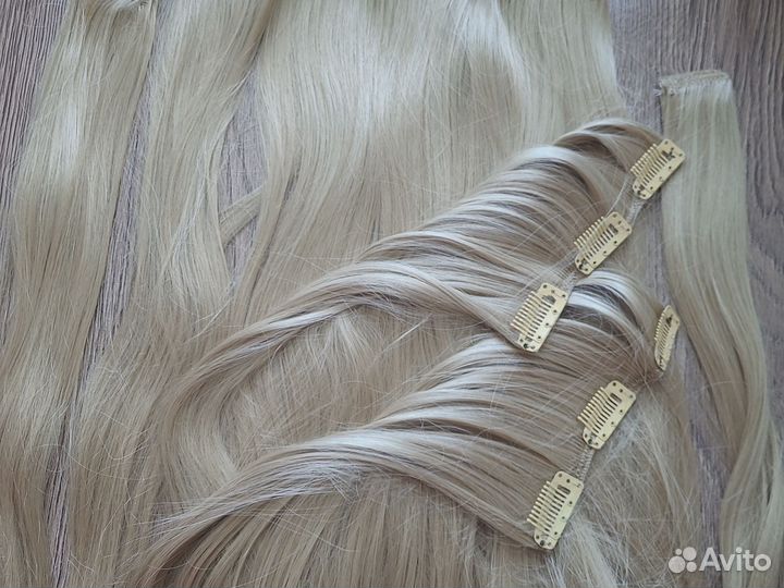 Волосы на заколках