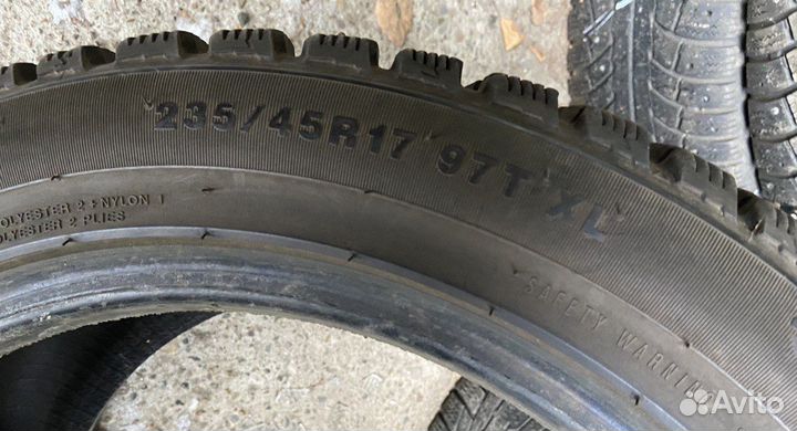 Kumho I'Zen KW22 235/45 R17 204Q