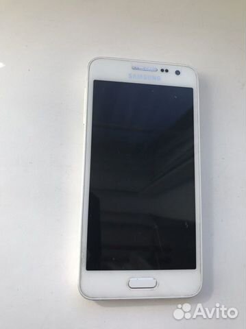 Телефон Samsung Galaxy A3