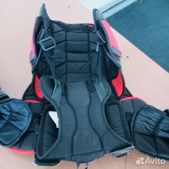 Продам вратарский нагрудник