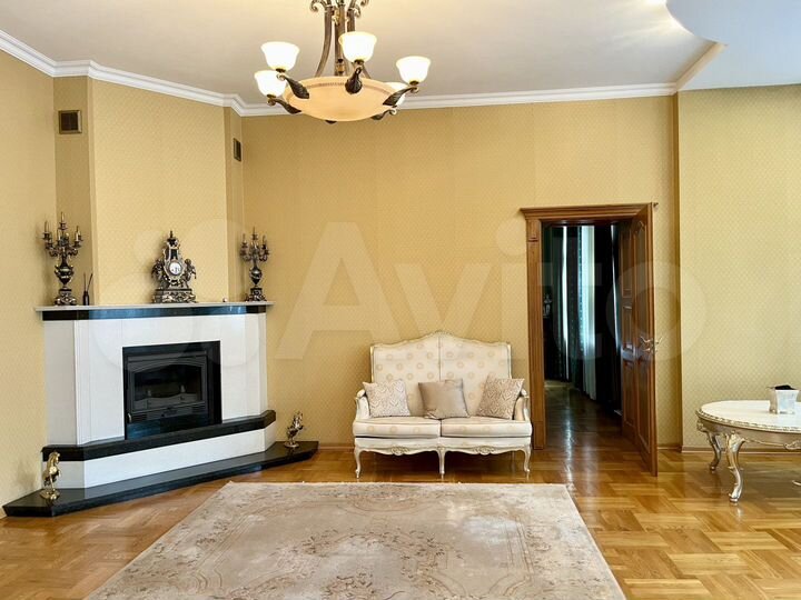 4-к. квартира, 202 м², 1/2 эт.