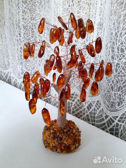 Дерево из янтаря