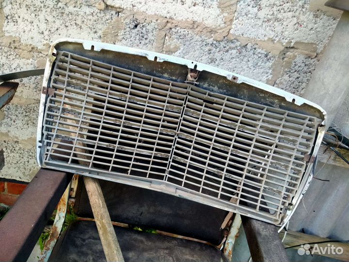Решетка радиатора mercedes w123