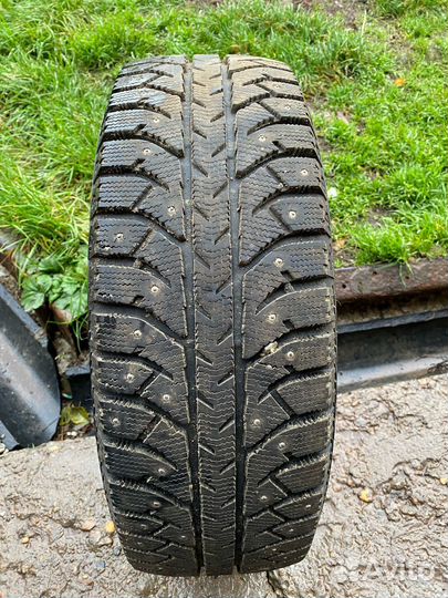Bridgestone Ice Cruiser 7000S 215/65 R16 98T